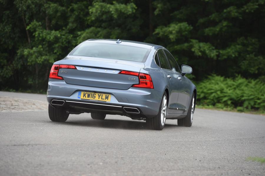  Volvo S90 D4 Inscription 2016 года  (UK) (фото 9 из 30)